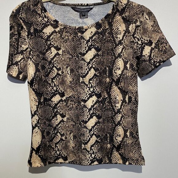 French Connection Women's Short Sleeve Faux Snakeskin T-shirt Cream Size S NWT - Picture 1 of 16